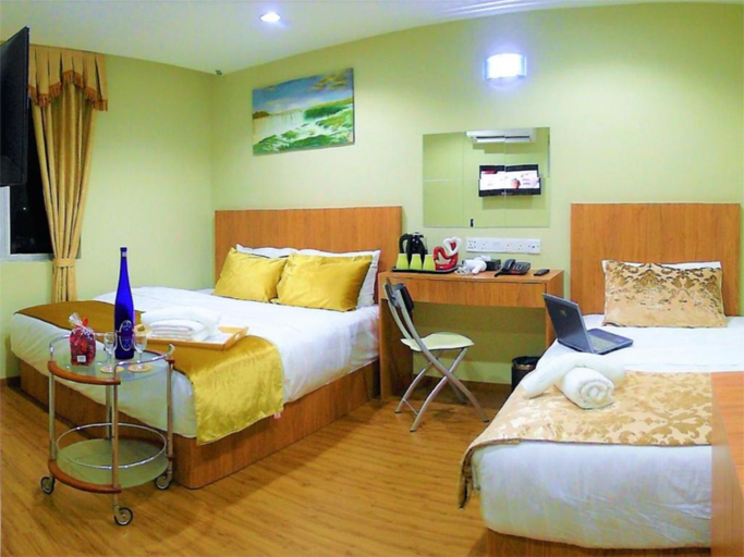 Royale Hotel Batu Gajah Room Type - Triple Deluxe