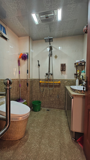 Bathroom, Mommy's home with breadfast and more, Qingdao