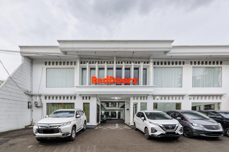 Exterior & Views 2, RedDoorz Syariah near Taman Air Mancur Bogor, Bogor