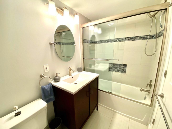 Bathroom 3, Ocean View 5, Sussex