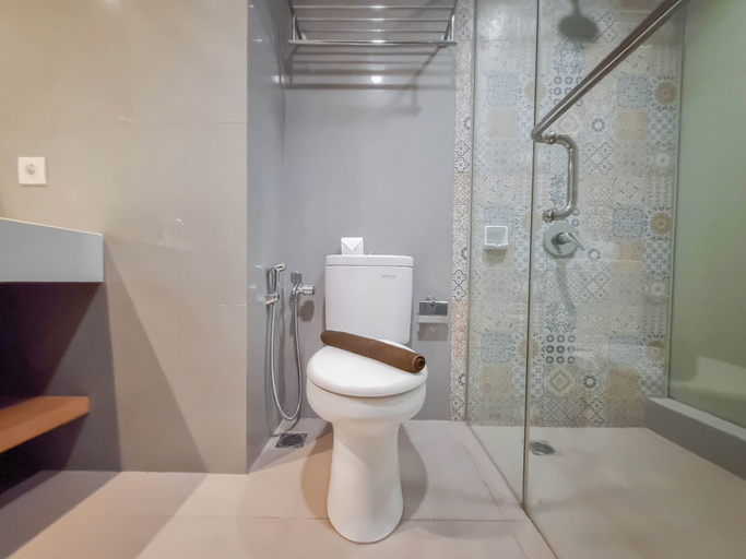 Bathroom 4, Cozy Studio Apartment At Grand Mercure Yogyakarta, Yogyakarta
