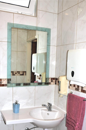 Bathroom 2, Carla Apartment Opuzen Modern Oasis and Comfort, Opuzen
