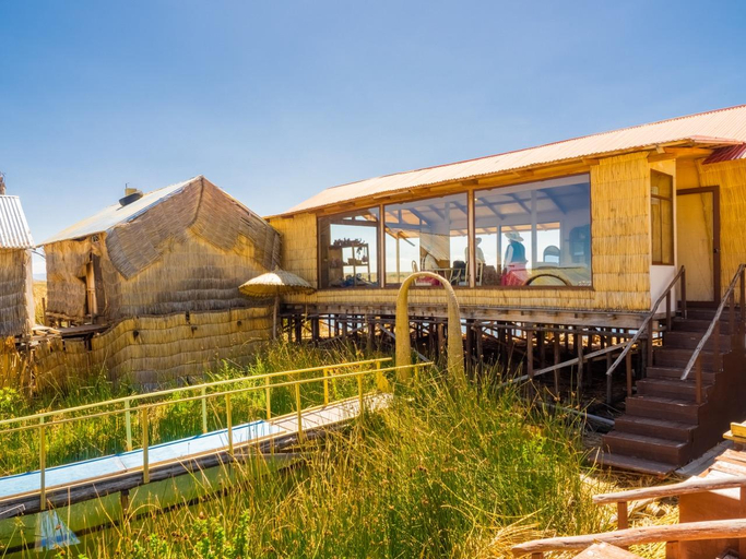 Public Area, Uros Titicaca Lodge, Lago Titicaca