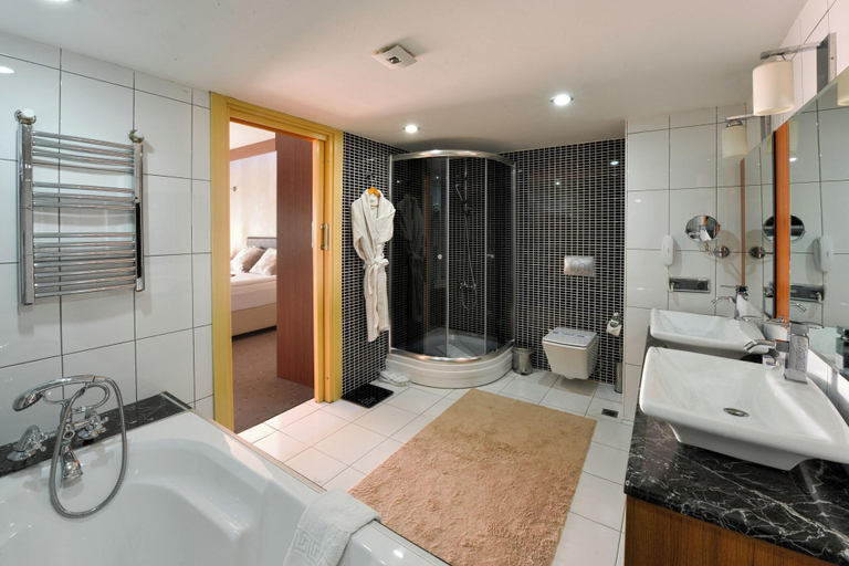 Bathroom 5, Anadolu Hotels Esenboga Thermal, Çubuk