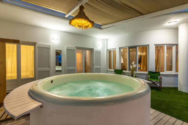 Room 4, White Cycladic House With Jacuzzi, Crete