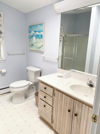 Bathroom 3, Stockley Street 120, Sussex