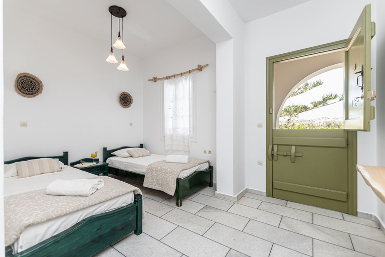 Bedroom 4, Studios Vrettos Beachfront Hotel, South Aegean