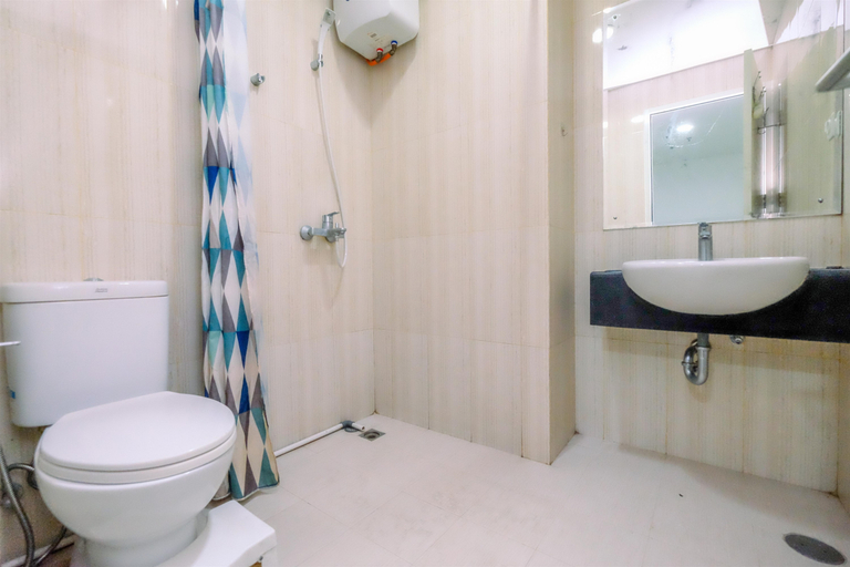 Bathroom 5, Best Choice and Cozy 2BR Sentul Tower Apartment By Travelio, Bogor
