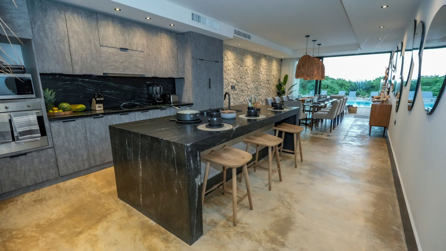 Others 5, Casa Serena, Isla Mujeres
