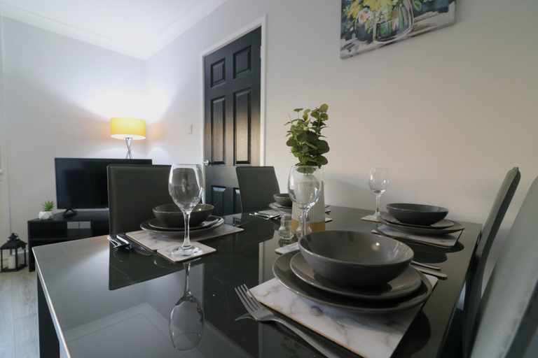 Room 2, Sunnyside House - Holytown, North Lanarkshire