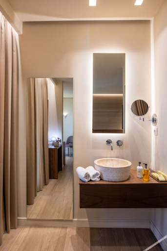 Bathroom 5, Metropole Urban Hotel, Crete