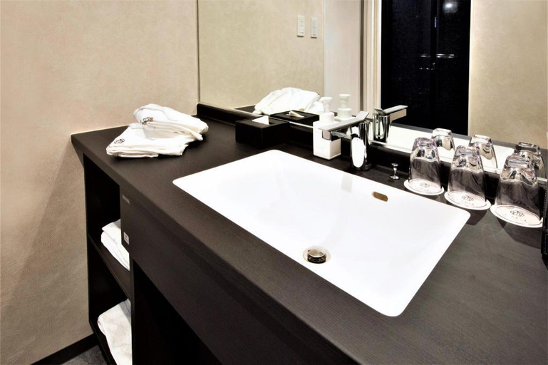 Bathroom 11