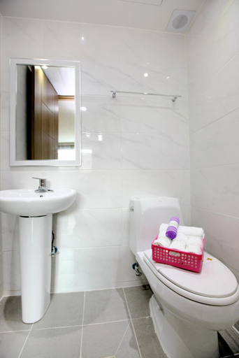 Bathroom 7