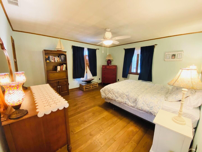 Bedroom 2, Bayard Avenue 1603, Sussex