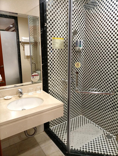 Bathroom 4