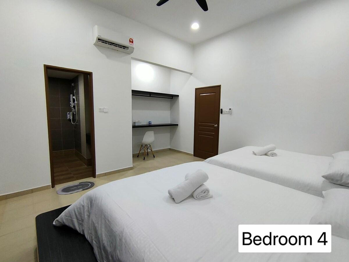 Bedroom 2, 45 Pangkor Homestay @ 88 Resort Villa, Manjung