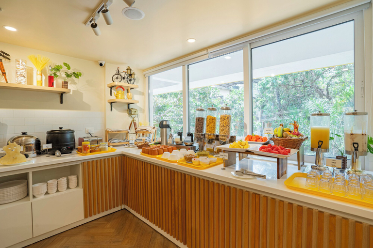 Food & Drinks 5, Bloom Hotel - Dona Paula, North Goa