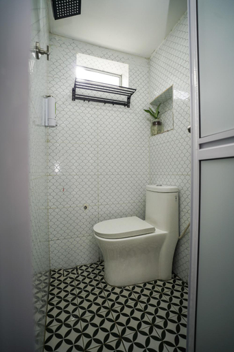 Bathroom 3, Putih Hostel, Klang