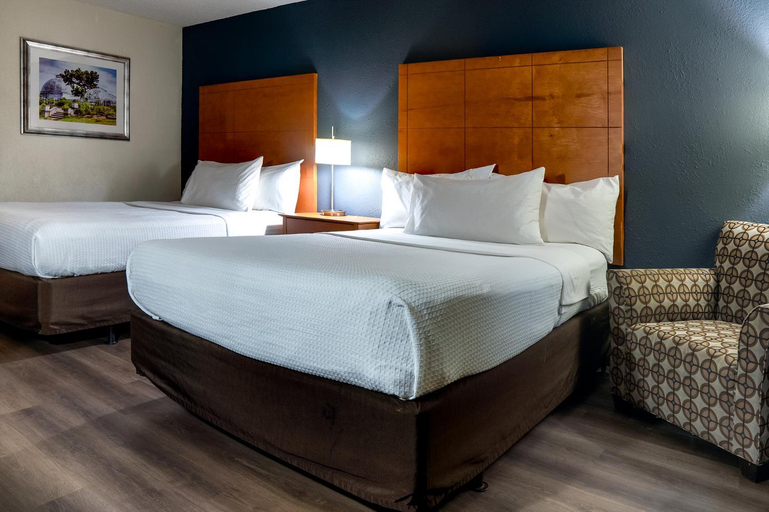 Bedroom 2, American Inn & Suites, Oakland