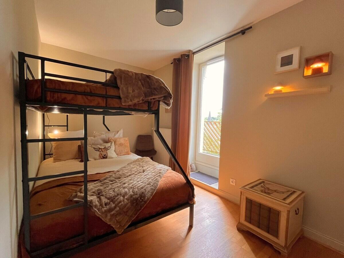 Bedroom 2, Le repaire de l'écuyer - gitesdanslain, Ain
