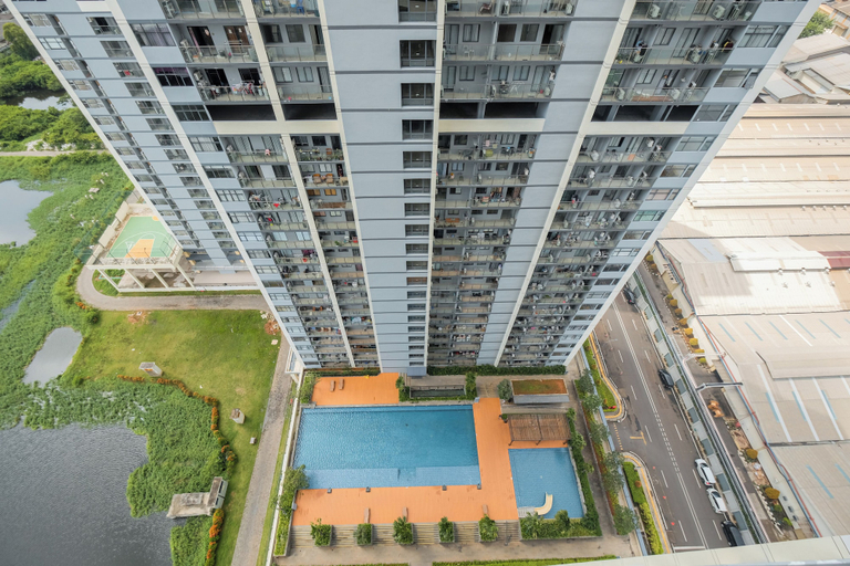 Exterior & Views, Homey And Comfortable Studio Apartment At Daan Mogot City, West Jakarta