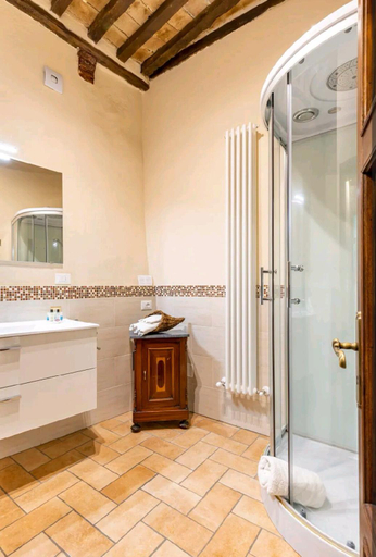 Bathroom 2, Casa Olivieri - PienzaLettings, Siena