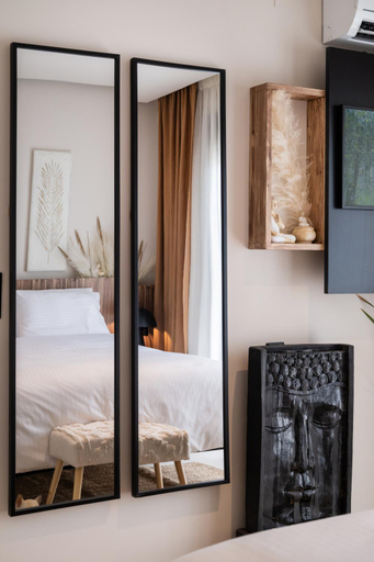 Others 5, Contessa Suites, Ionian Islands