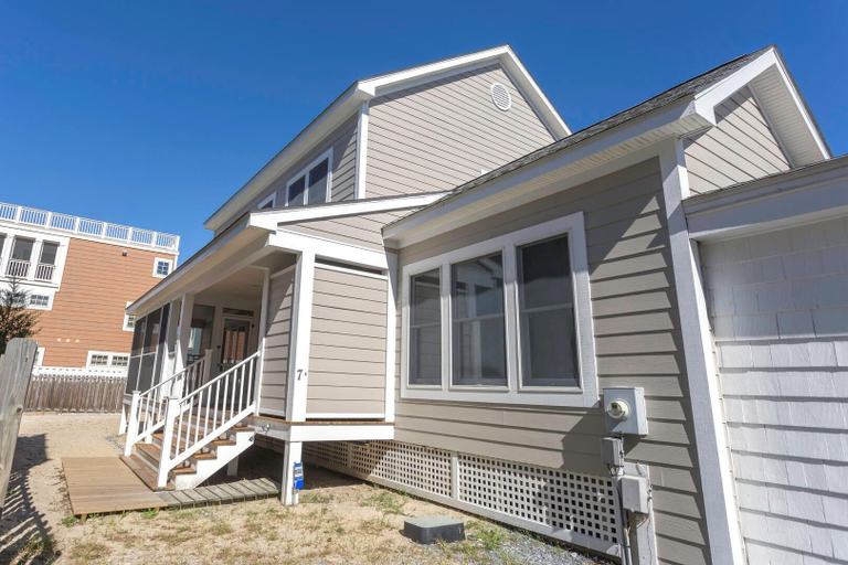 Exterior & Views, Dicinson Avenue 7B, Sussex