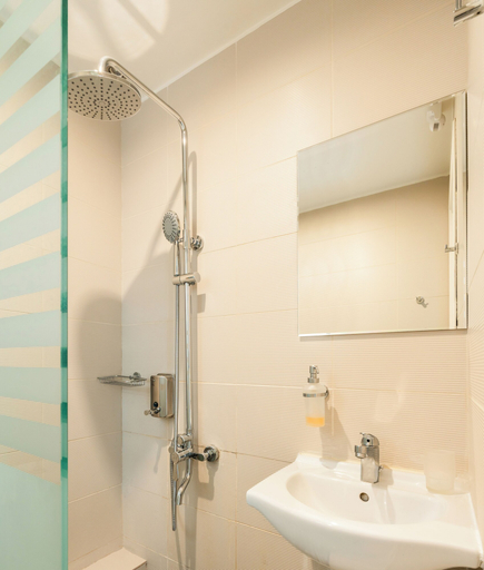 Bathroom 2, Elysee Apartments 9 B, Attica