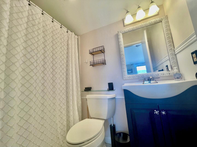 Bathroom 3, Baystrand 12, Sussex