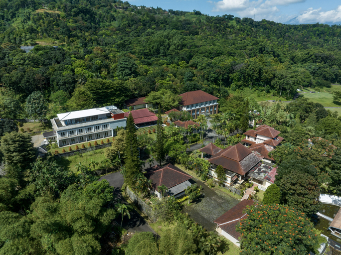 Exterior 2