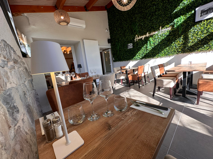 Public Area, Logis Auberge du Vieux Lanas, Ardèche
