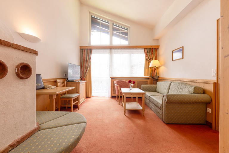 Bedroom 3, Hotel Berghof, Innsbruck Land