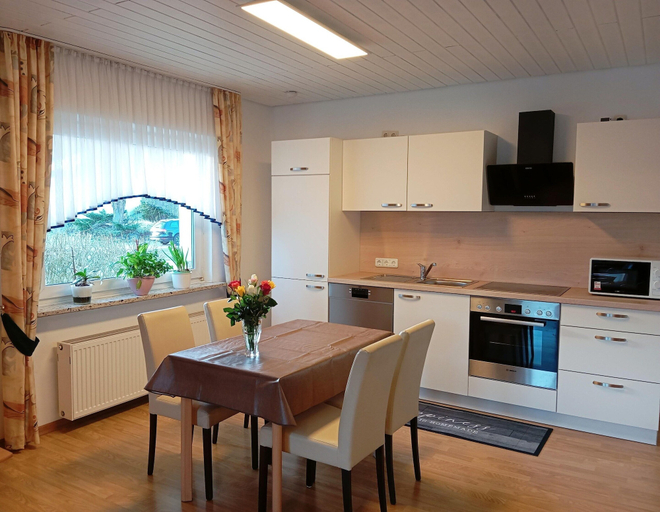 Dining 5, Ferienwohnung in Bissendorf, Osnabrück