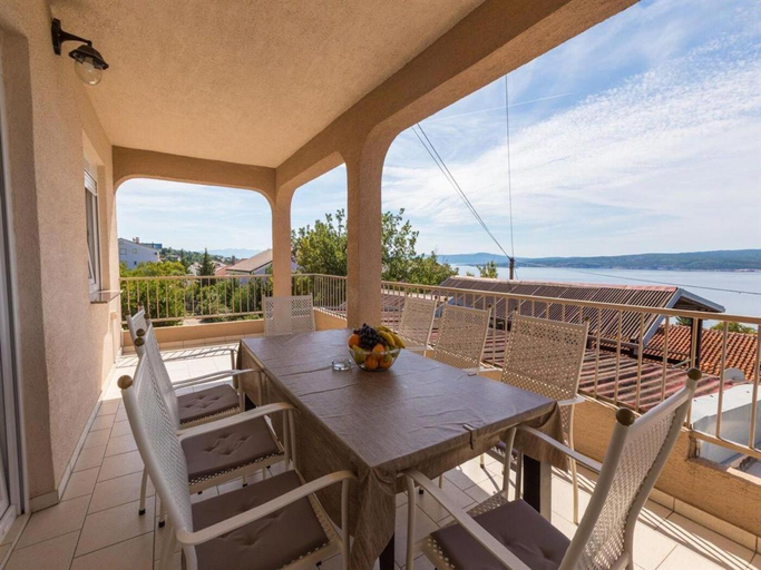 Others 5, San, Crikvenica