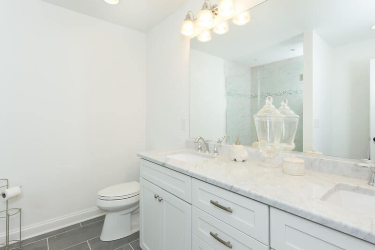 Bathroom 3, Columbia Avenue 34, Sussex