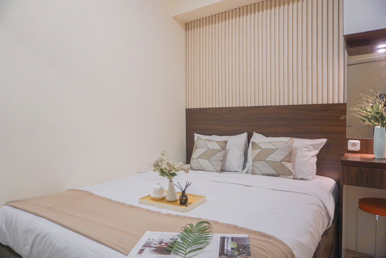 Bedroom 1, Warm And Modern Style 2Br At Meikarta Apartment, Cikarang