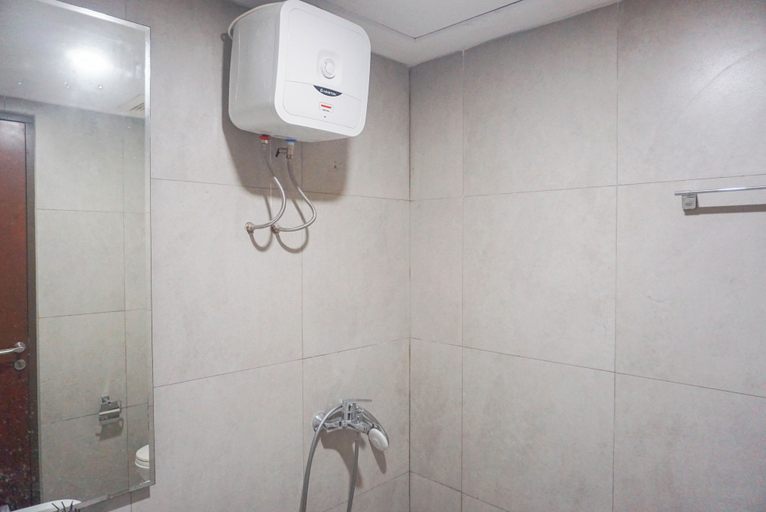 Bedroom 3, Cozy Living 2Br Apartment At Pollux Chadstone, Cikarang