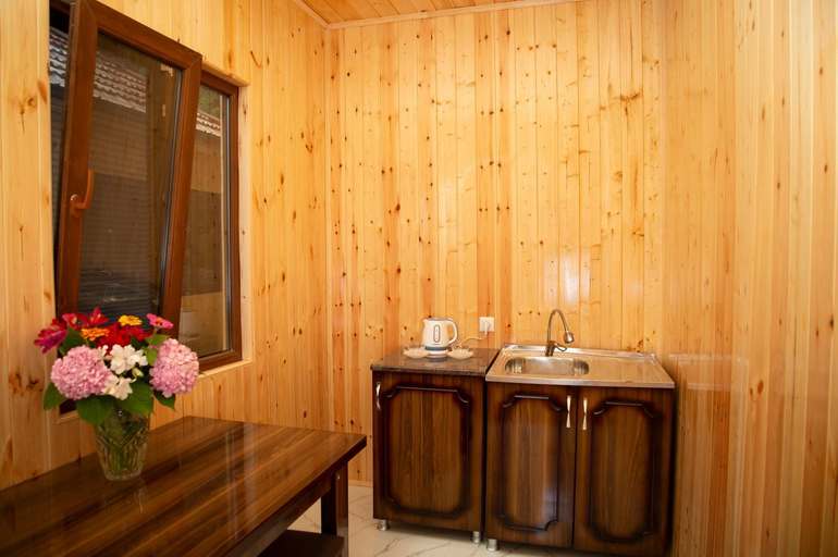 Bathroom 3, Gordela Hotel, Khoni