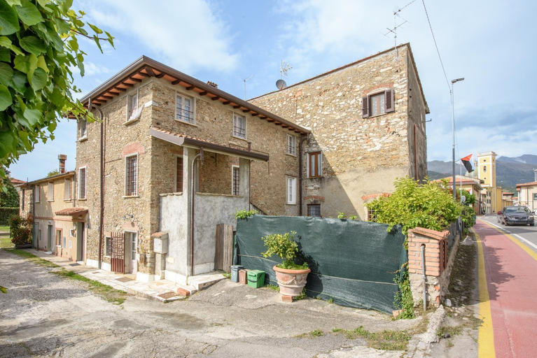 Others 5, Querceta Suites by Mmega, Lucca