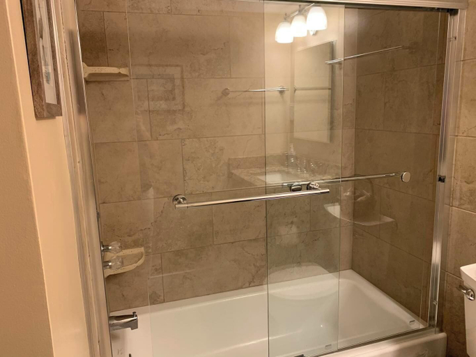 Bathroom 3, Mariners Court 104, Sussex