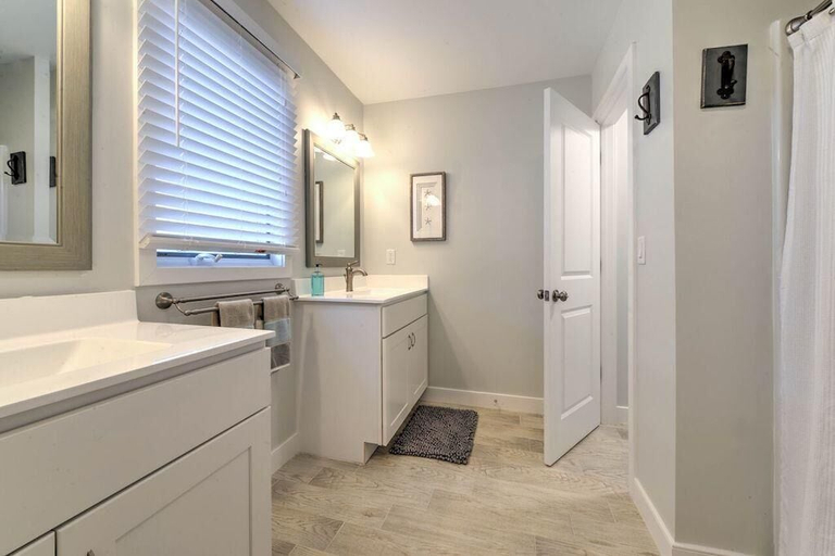 Bathroom 3, Bayard Avenue 2202b, Sussex