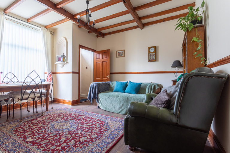 Living area, Haworth Village House - Sleeps 6 Parking & Pets!, Bradford