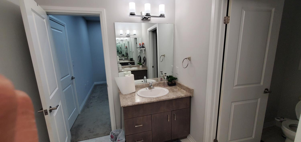 Bathroom 3, Bunglow Room Guest House, Niagara