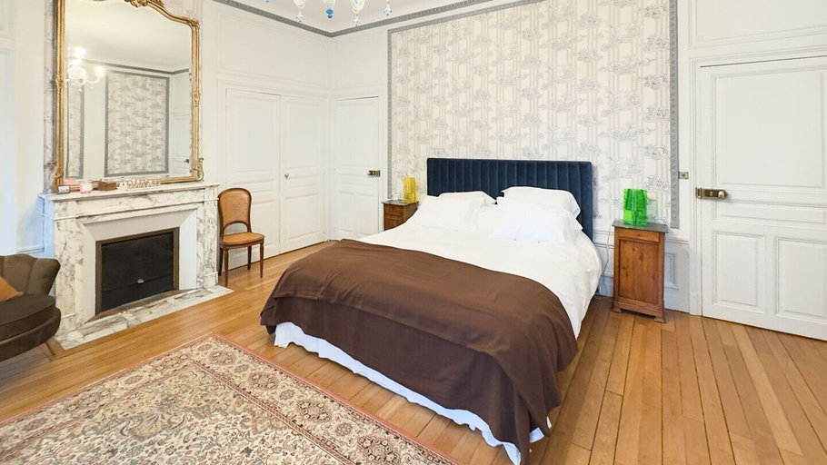 Bedroom 2, Suite de l'Opéra, Allier