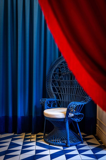 Public Area 4, Upon Angels - Adults Only, Lisbon