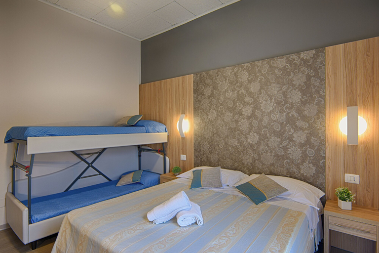 Bedroom 3, Hotel Madison, Rimini