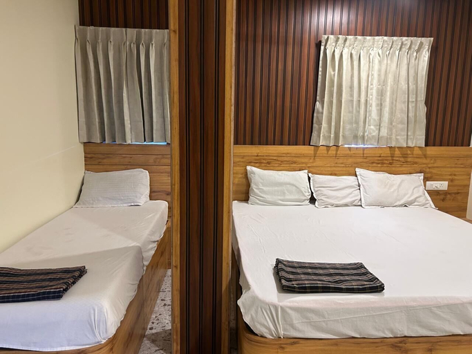 Others 5, Grand Inn, Tiruvannamalai