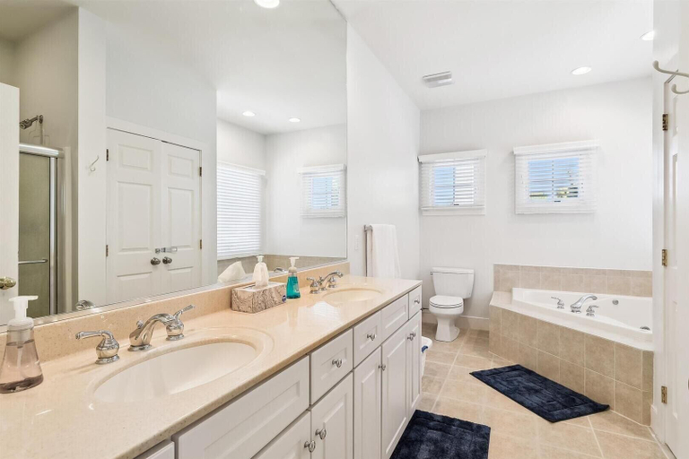 Bathroom 3, Tingle Avenue 624, Sussex