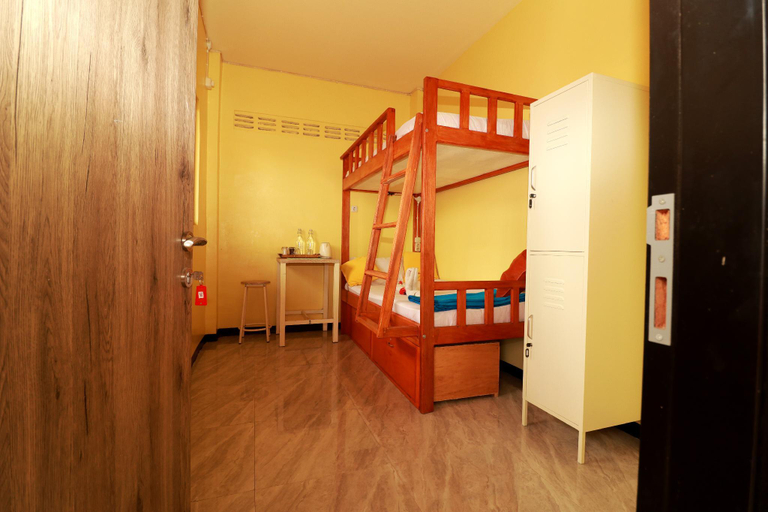 Bedroom 2, Jelbie Homestay in the heart of Manado , Manado